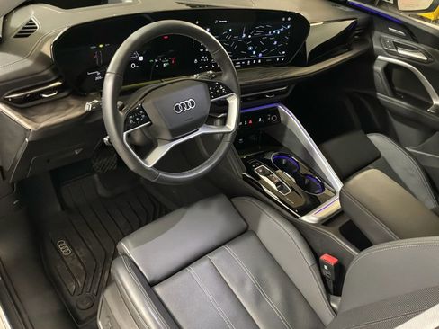 Certified 2025 Audi Q5 Premium Plus w/ Premium Plus image 19