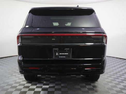 New 2026 Lincoln Navigator Reserve AWD/4WD image 5