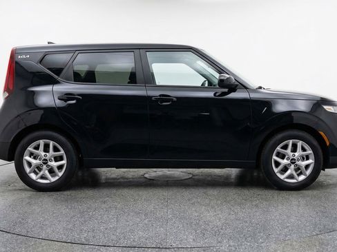 Used 2025 Kia Soul LX w/ LX Technology Package image 11
