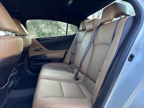 Used 2020 Lexus ES 350 w/ Premium Package image 13