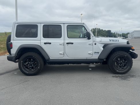 Used 2023 Jeep Wrangler Unlimited w/ Sun & Screen Package AWD/4WD image 2