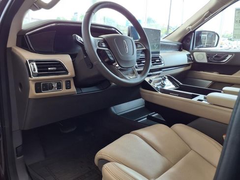 New 2024 Lincoln Navigator Reserve image 15