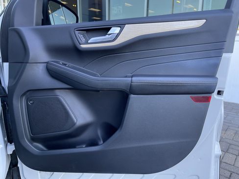 Used 2021 Ford Escape Titanium w/ Titanium Elite Package image 39