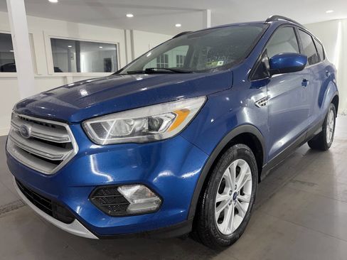 Used 2017 Ford Escape SE w/ Equipment Group 201A image 1