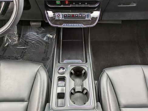 Used 2025 Lincoln Corsair FWD image 19