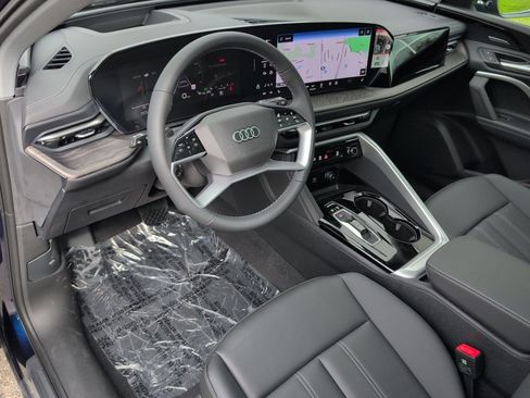 New 2025 Audi Q5 Premium Plus image 2