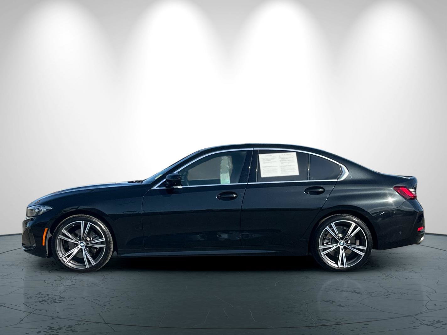 Used 2024 BMW 330i Sedan w/ Premium Package RWD image 5