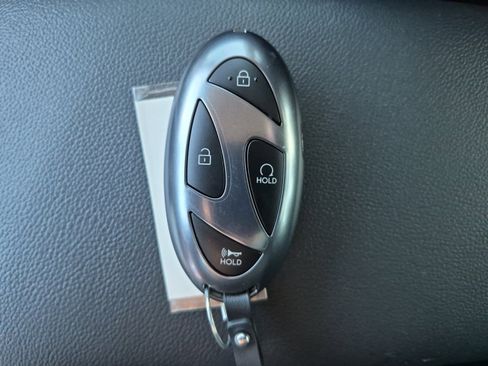 Used 2025 Hyundai Elantra SEL image 31