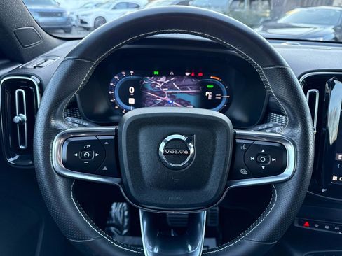 Used 2021 Volvo XC40 P8 Recharge w/ Climate Package image 36