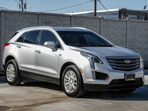 Used 2018 Cadillac XT5 FWD image 6