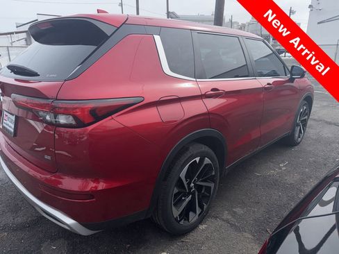 Used 2022 Mitsubishi Outlander SE image 4