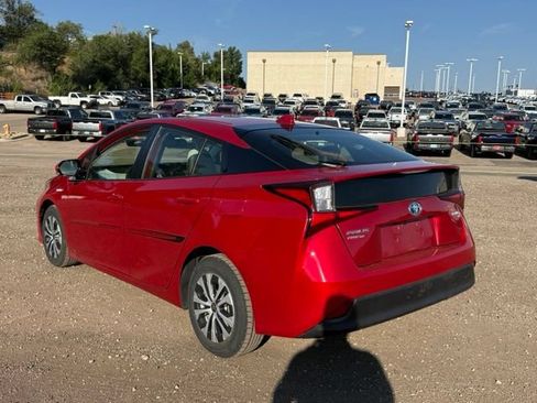 Used 2020 Toyota Prius XLE w/ Advanced Technology Package AWD/4WD image 3