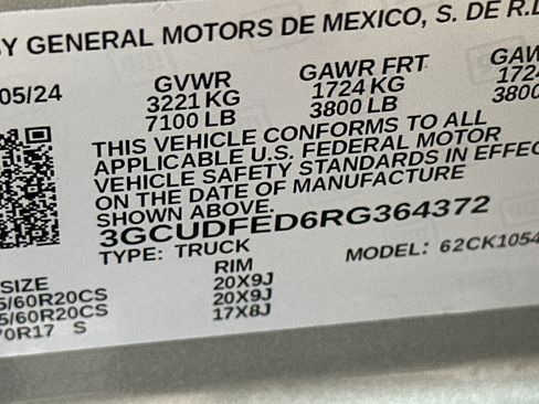 Used 2024 Chevrolet Silverado 1500 LT Trail Boss w/ Convenience Package II AWD/4WD image 32