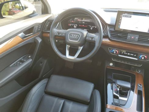 Used 2021 Audi Q5 Prestige w/ Prestige Package image 19