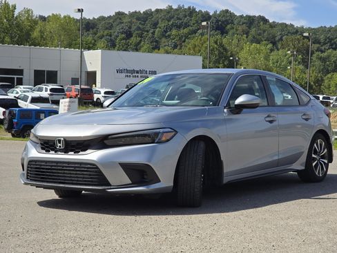 Used 2024 Honda Civic EX-L image 12