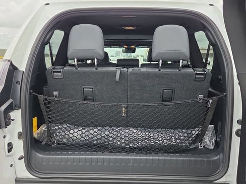 Certified 2023 Lexus GX 460 Premium w/ Premium Package AWD/4WD image 25