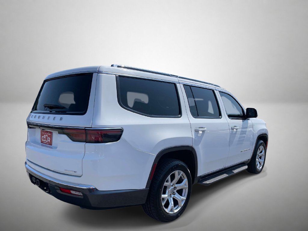 Used 2022 Jeep Wagoneer Series II AWD/4WD image 3