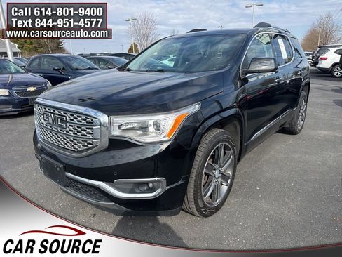 Used 2017 GMC Acadia Denali image 2