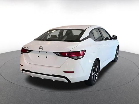 Used 2025 Nissan Sentra SV FWD image 9