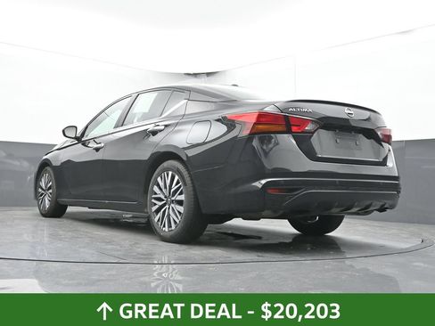 Used 2025 Nissan Altima 2.5 SV FWD image 51