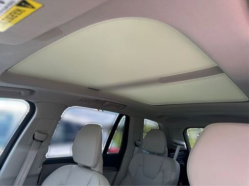 Used 2025 Volvo XC90 B6 Ultra w/ Protection Package Premier AWD/4WD image 26
