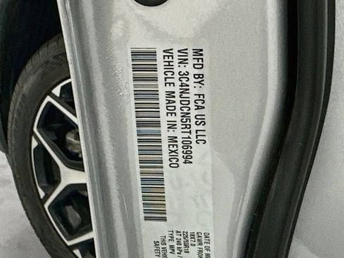 Used 2024 Jeep Compass Limited AWD/4WD image 12