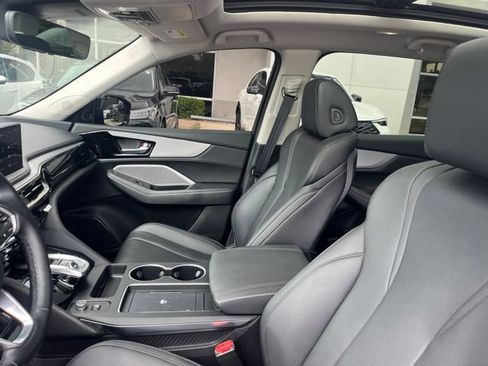 Used 2025 Acura MDX SH-AWD image 32