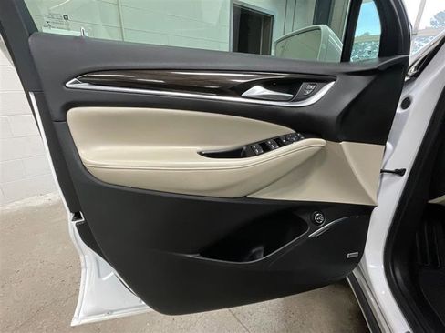Used 2020 Buick Enclave Essence w/ Sound and Sites Package FWD image 10