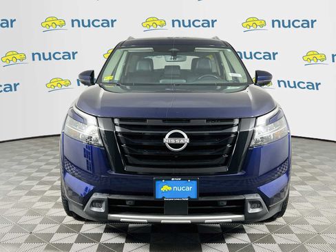Used 2023 Nissan Pathfinder SL w/ Black Appearance Package AWD/4WD image 2