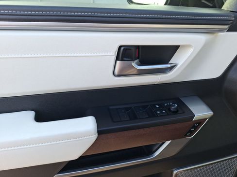 Used 2023 Toyota Sequoia Capstone image 17