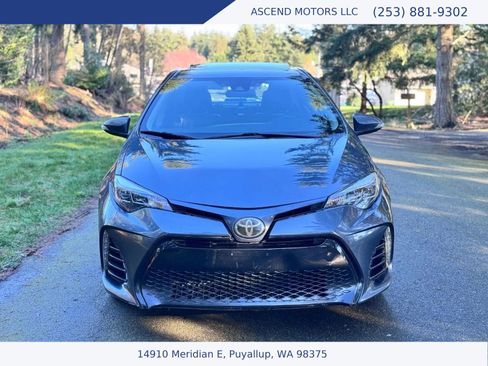 Used 2018 Toyota Corolla SE w/ SE Premium Package FWD image 8