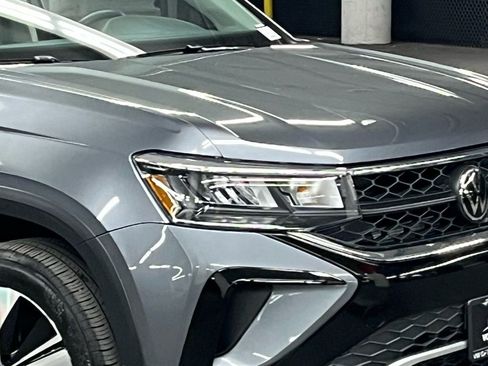 Certified 2024 Volkswagen Taos SE image 41