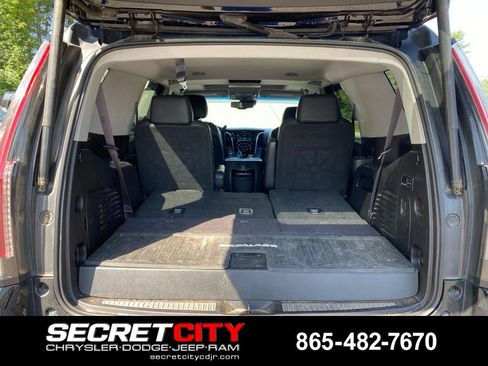 Used 2016 Cadillac Escalade Luxury AWD/4WD image 9