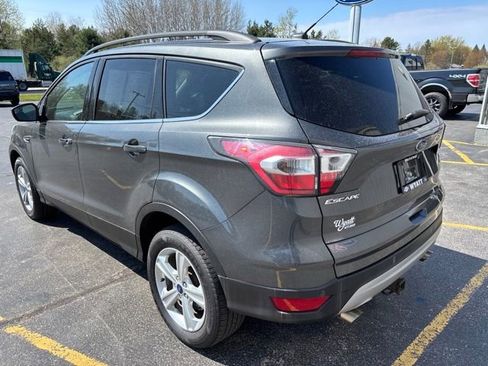 Used 2017 Ford Escape SE w/ Equipment Group 201A AWD/4WD image 8