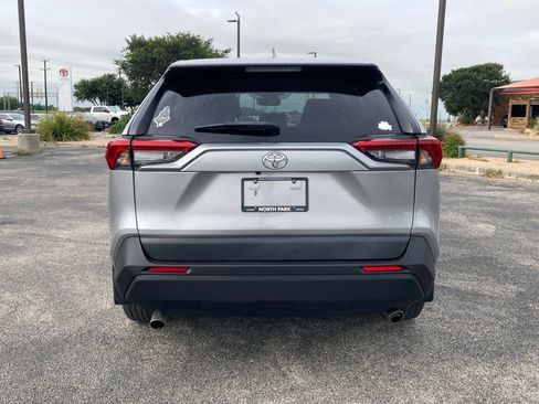 Used 2024 Toyota RAV4 LE FWD image 6