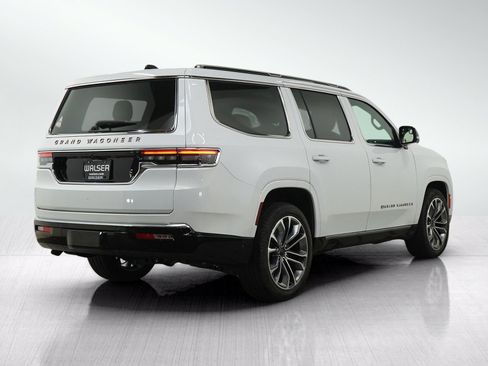 Used 2025 Jeep Grand Wagoneer Series III AWD/4WD image 5