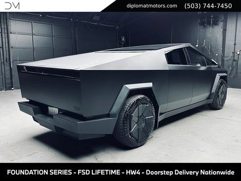 Used 2024 Tesla Cybertruck Cyberbeast AWD/4WD image 6