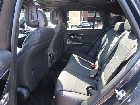 Used 2024 Mercedes-Benz GLC 300 4MATIC image 21
