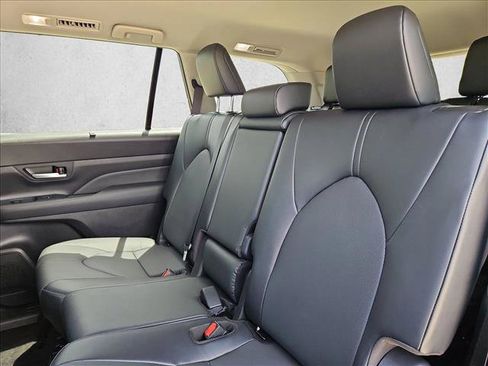Certified 2026 Toyota Grand Highlander AWD image 19