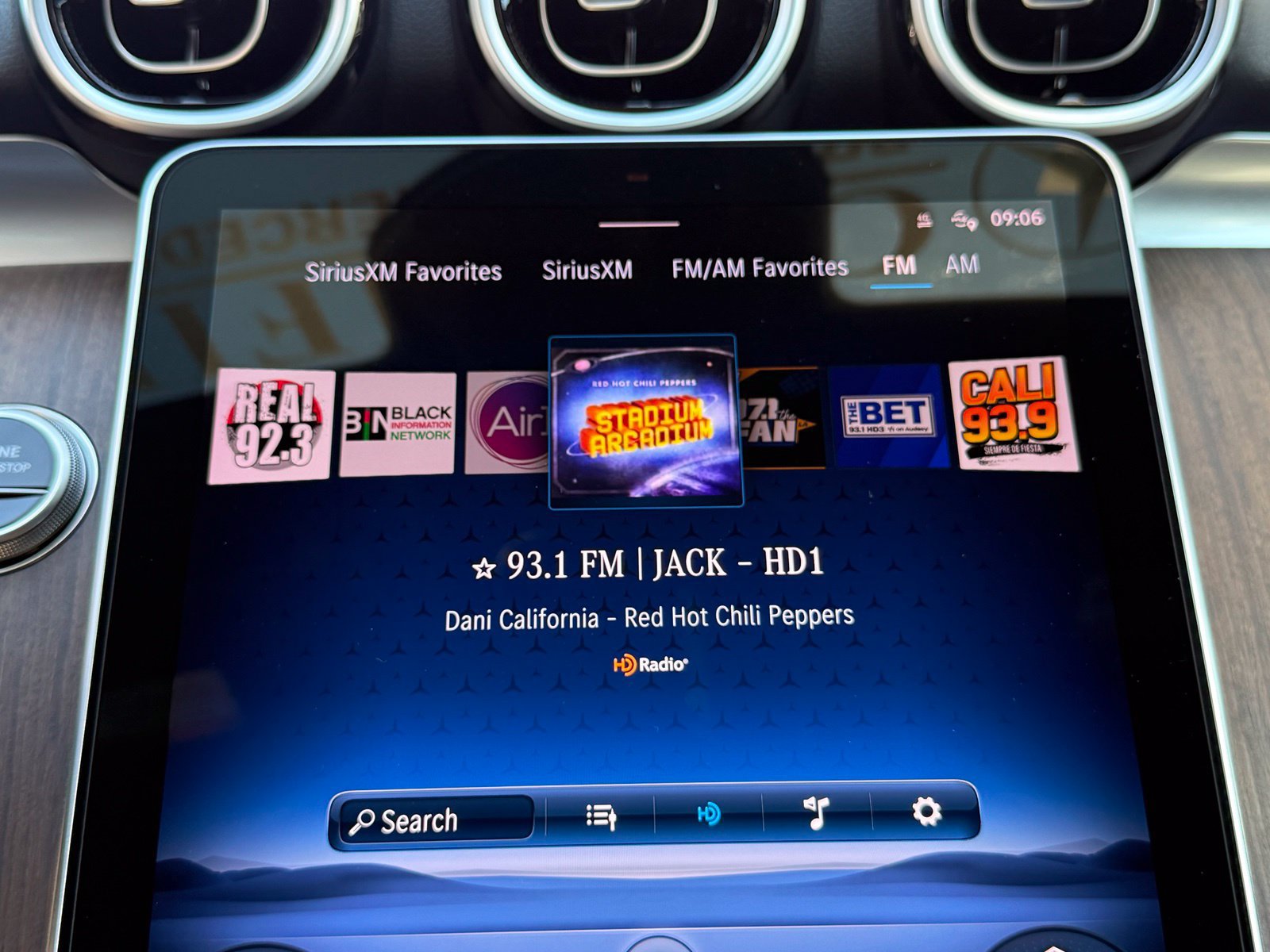 Used 2025 Mercedes-Benz C 300 Sedan image 36