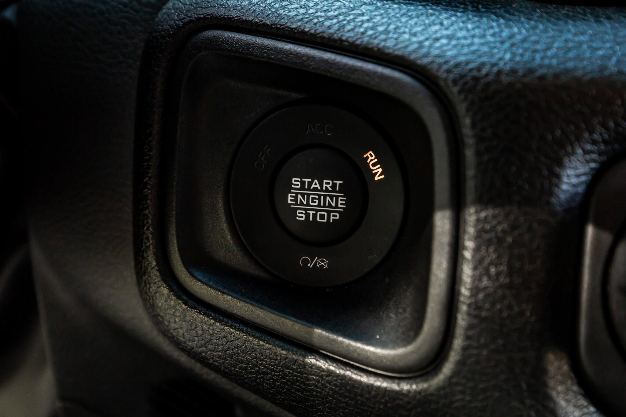 Used 2025 Jeep Gladiator Sport AWD/4WD image 22