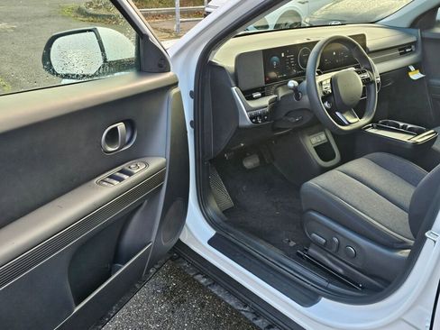New 2026 Hyundai Ioniq 5 SE image 17
