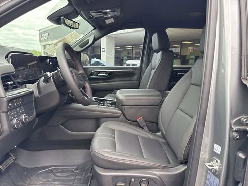 Used 2026 Chevrolet Tahoe RST w/ RST Performance Edition AWD/4WD image 24