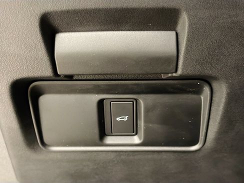 Used 2026 Land Rover Discovery Sport Landmark AWD/4WD image 11