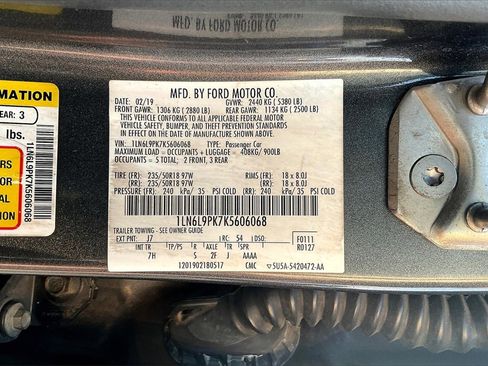 Used 2019 Lincoln Continental Premiere image 32