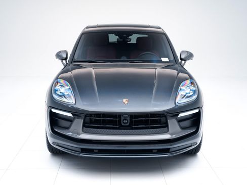 New 2026 Porsche Macan image 6