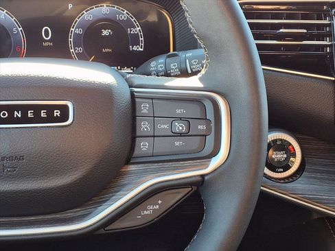 Used 2024 Jeep Wagoneer L Series II w/ Flexible Seating Group image 18