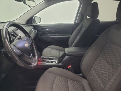 Used 2020 Chevrolet Equinox LT w/ Driver Convenience Package image 17