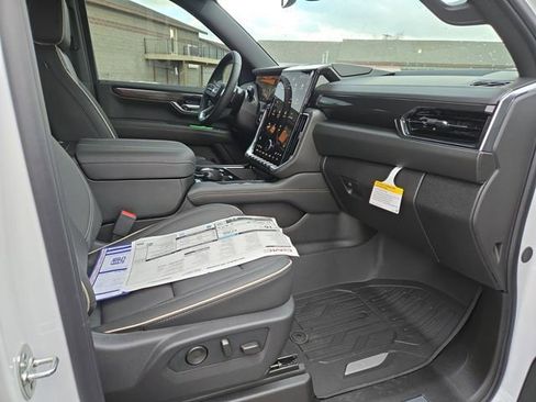 New 2026 GMC Yukon XL Elevation image 39