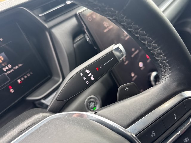Used 2025 GMC Terrain Elevation AWD/4WD image 24